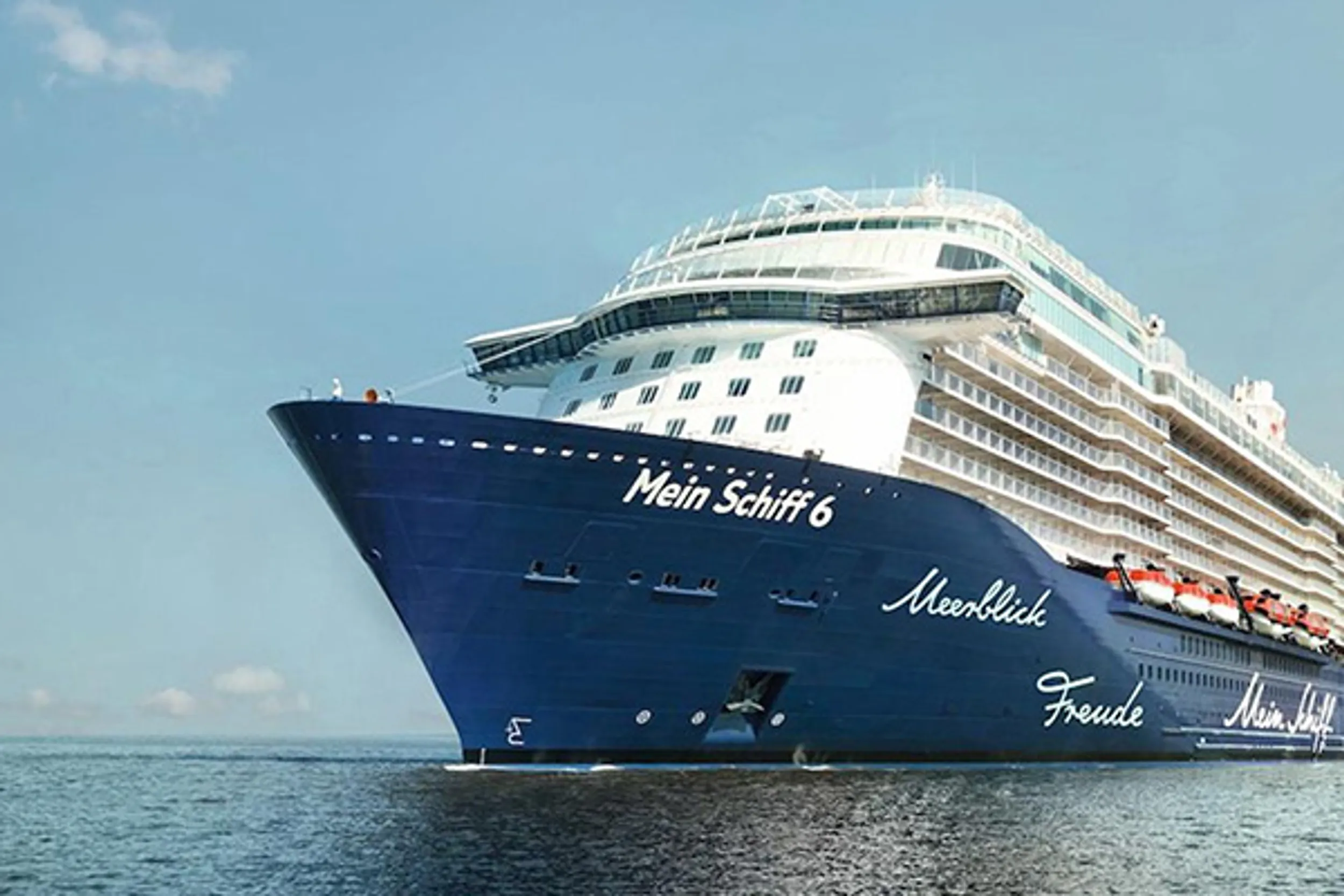 MEIN SCHIFF 6 Außenansicht