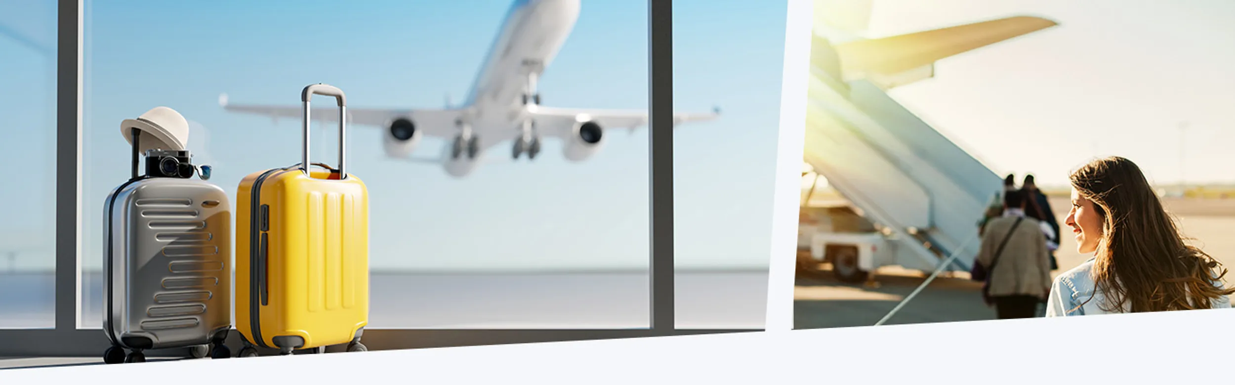 zwei Koffer am Flughafenterminal vor einer Glasfront, im Hintergrund ein Flugzeug 